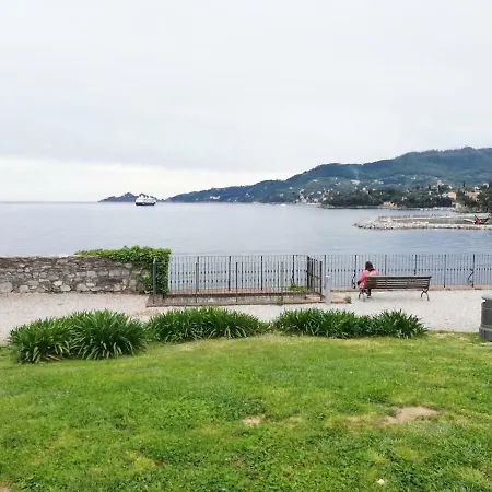 La Casa Di Bloom 1 Holiday home Rapallo